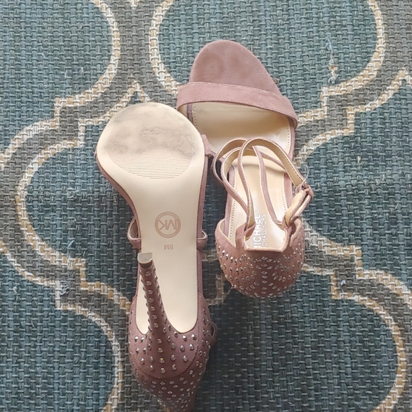 !!!!! SOLD!!!!!!!Michael kors Studded heel - Picture 4 of 4